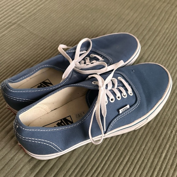 Vans - Picture 2 of 4